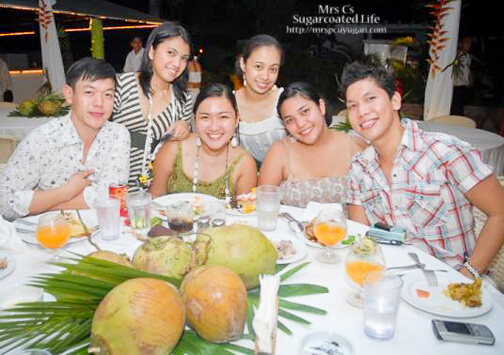 Cebu in 2007, at Plantation Bay with my friends from Smart. See how payat I was back then???