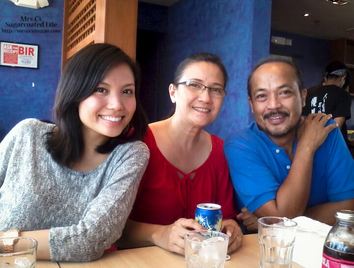 Meet the family! My sister, mom and dad.