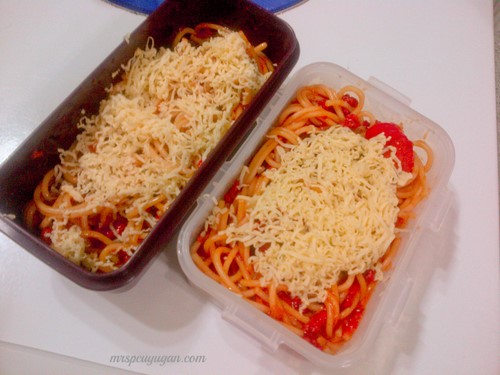 One spaghetti (for Tita Rocky), two spaghetti (for the kiddo)
